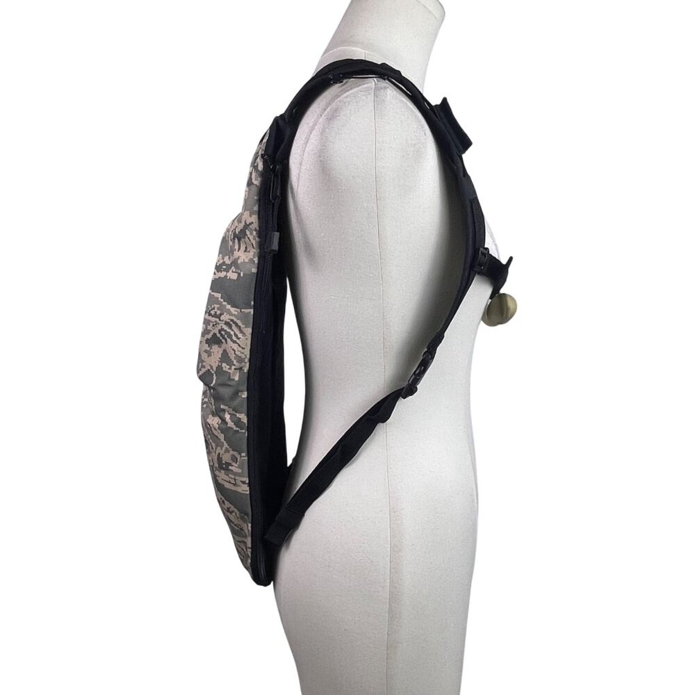 Code Alpha 3L ABU Chameleon Nylon Adjustable Strap Hydrapak Hydration Backpack - Picture 9 of 10